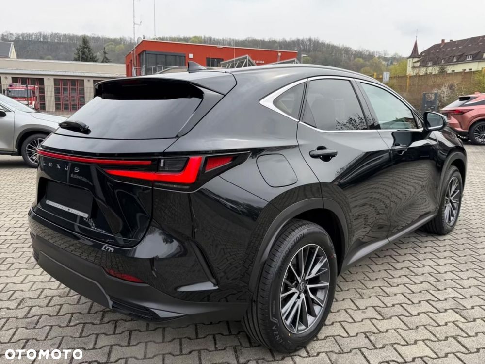 Lexus NX - 4