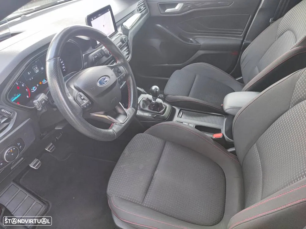 Ford Focus 1.0 EcoBoost ST-Line X - 9