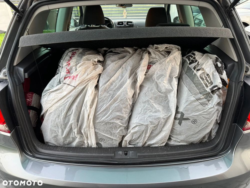 Volkswagen Golf - 24
