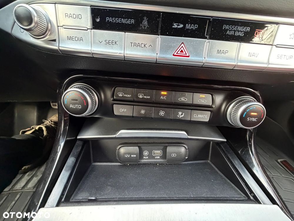 Kia Stinger 3.3 T-GDI AWD GT - 23