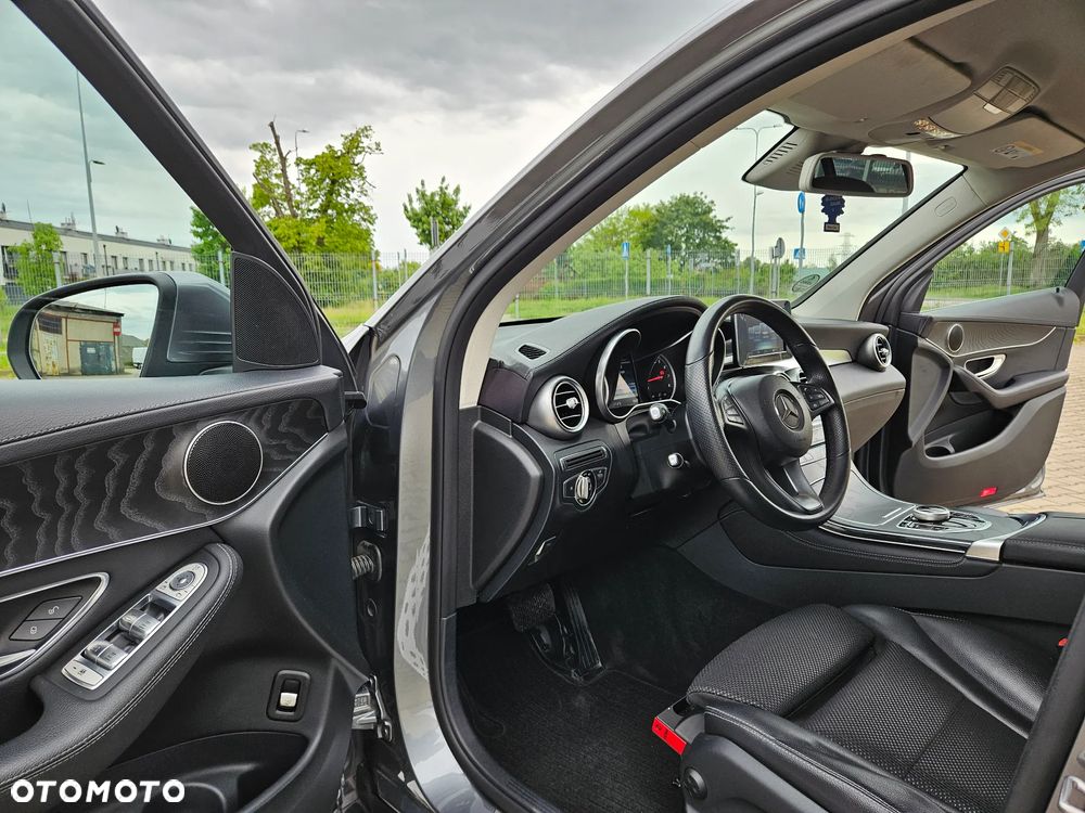 Mercedes-Benz GLC - 31