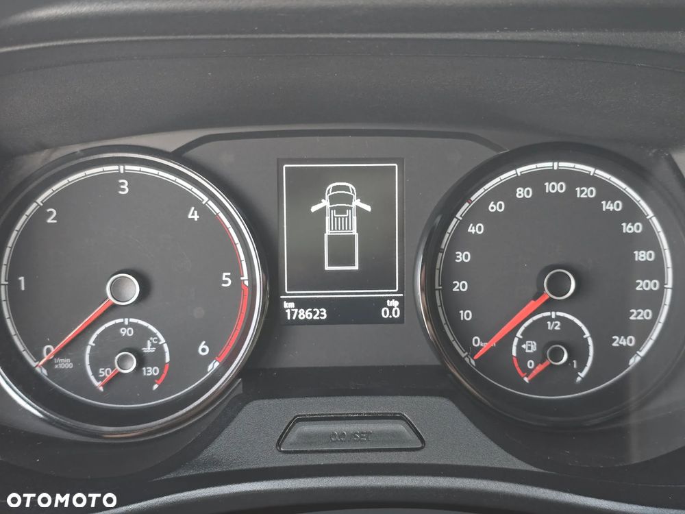 Volkswagen T6.1 - 18