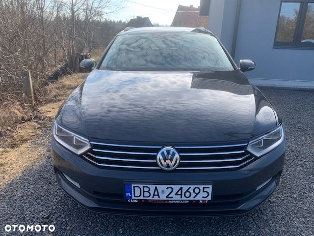 Volkswagen Passat - 2