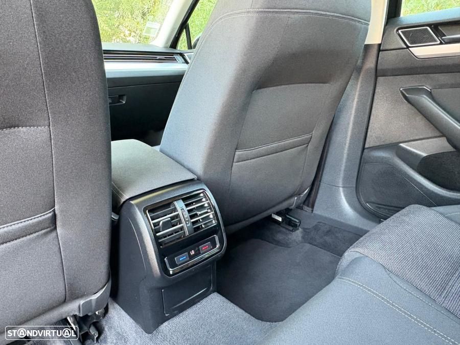 VW Passat Variant 1.6 TDI BlueMotion - 26