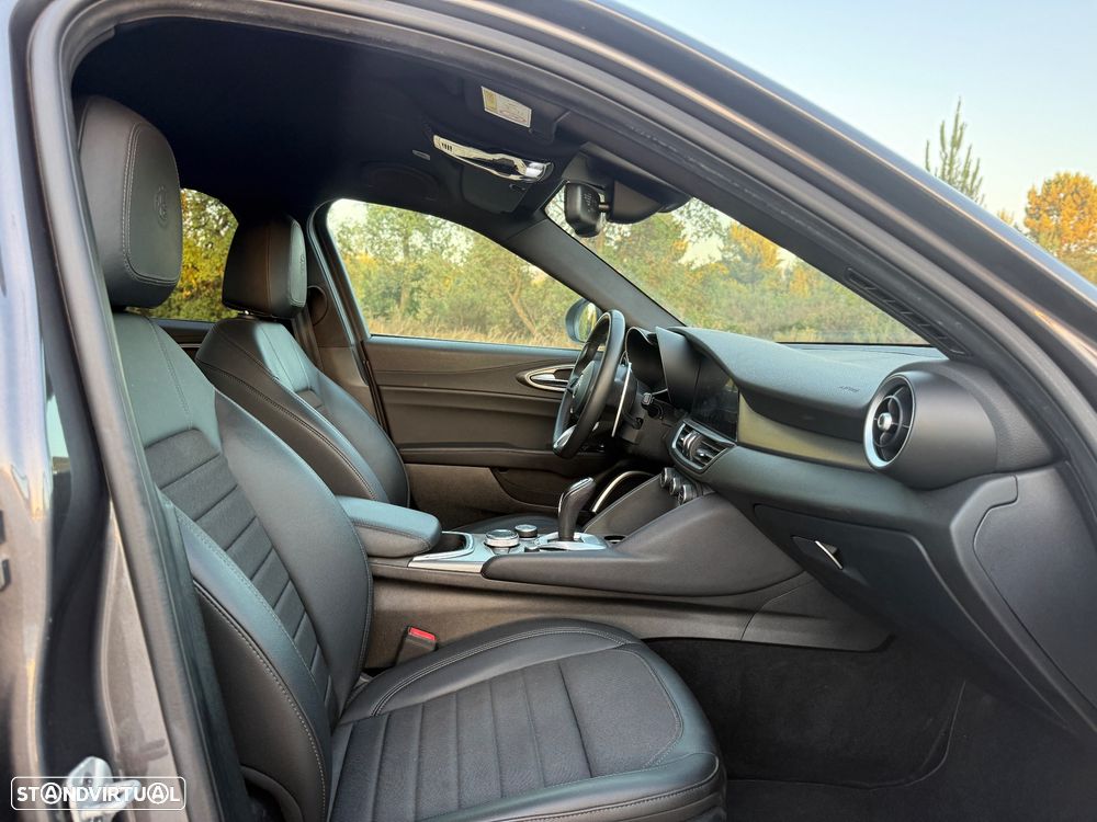 Alfa Romeo Giulia 2.2 D Super AT8 - 17