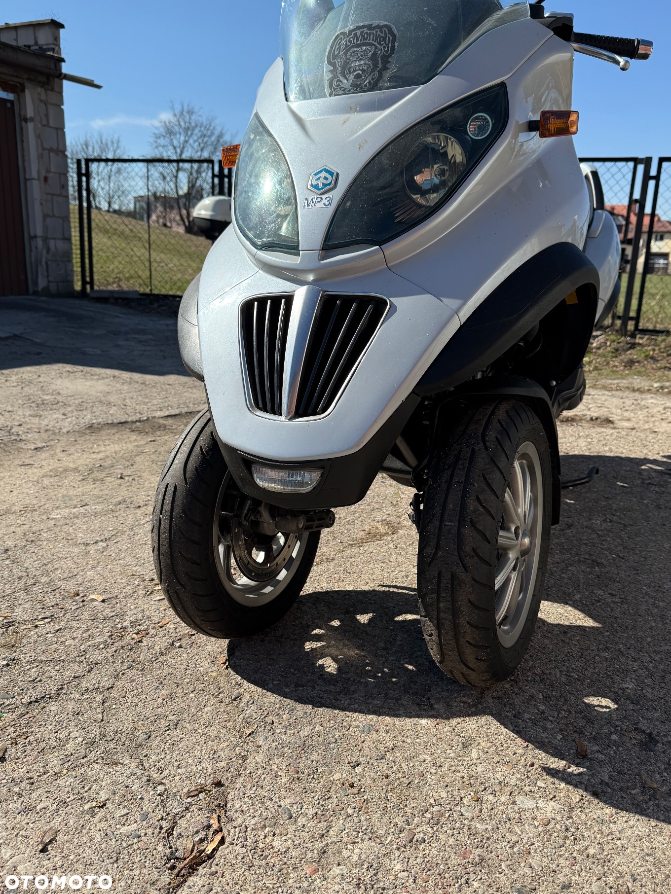 Piaggio MP-3 - 10