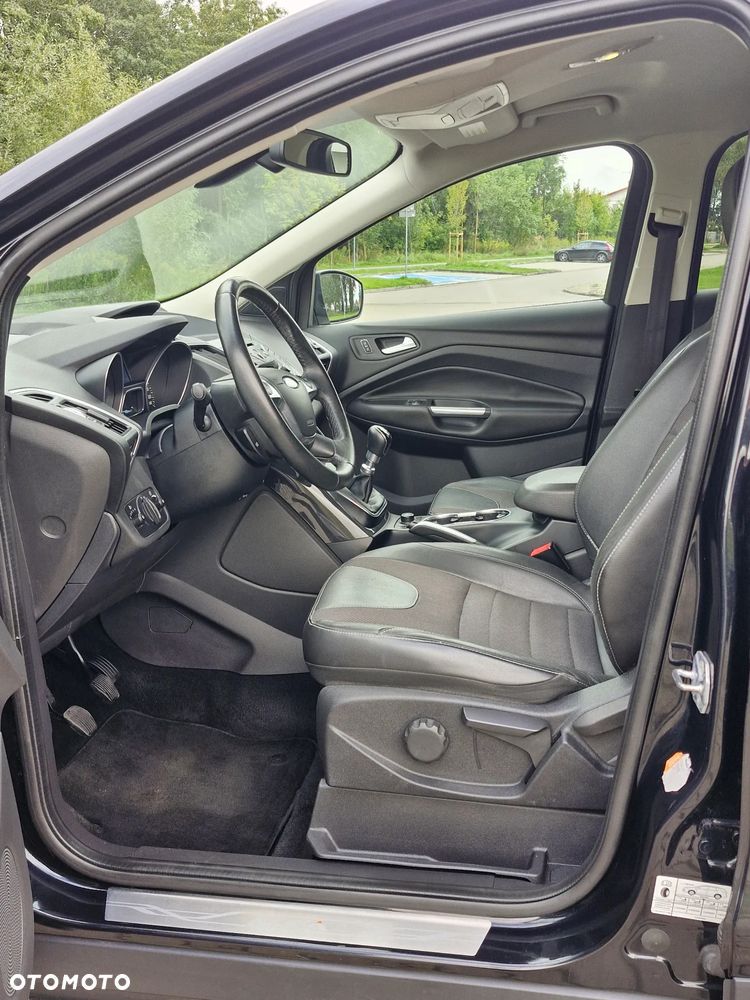 Ford Kuga 2.0 TDCi 2x4 Titanium - 15
