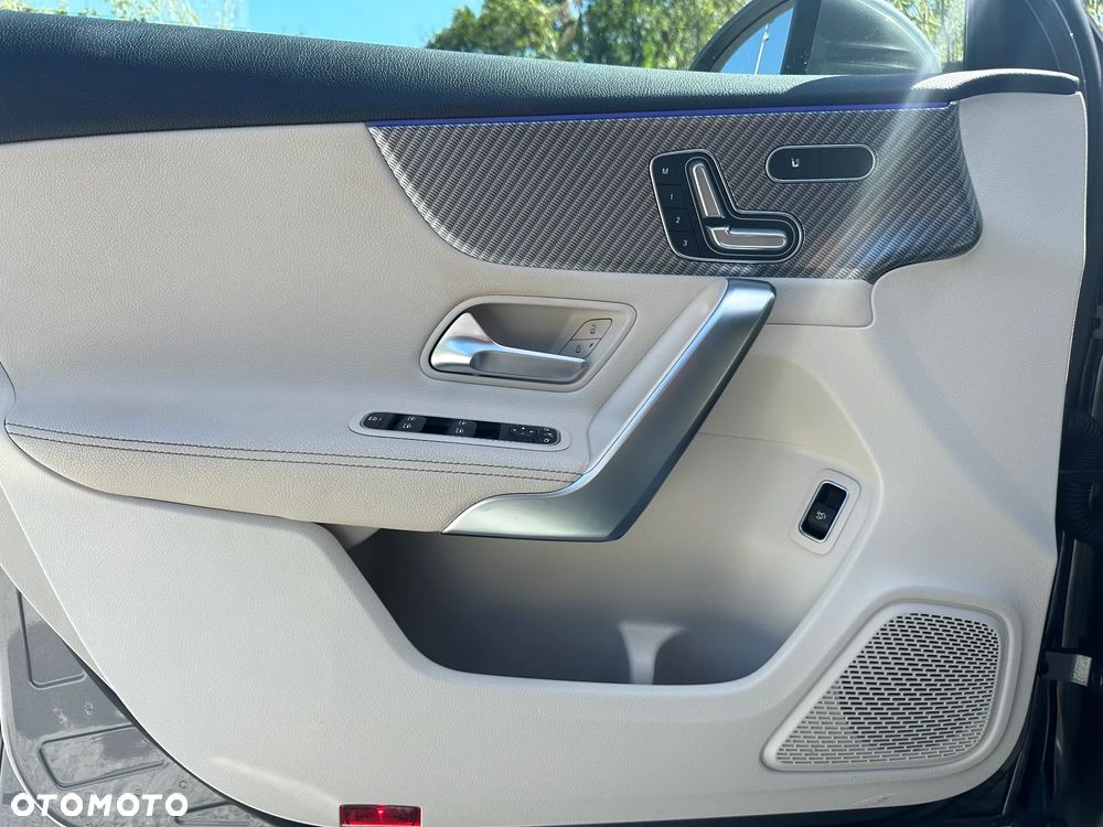 Mercedes-Benz Klasa A 220 4-Matic Progressive 8G-DCT - 13
