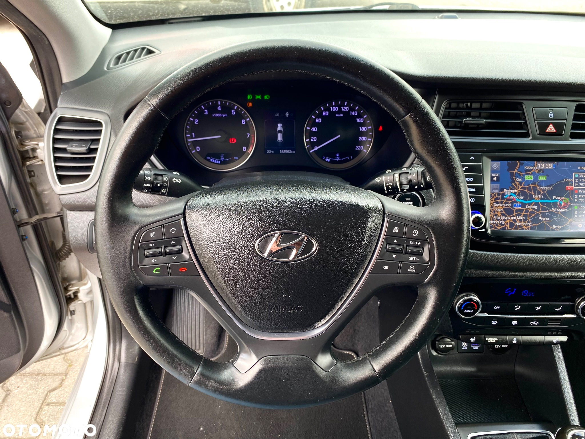 Hyundai i20 - 24