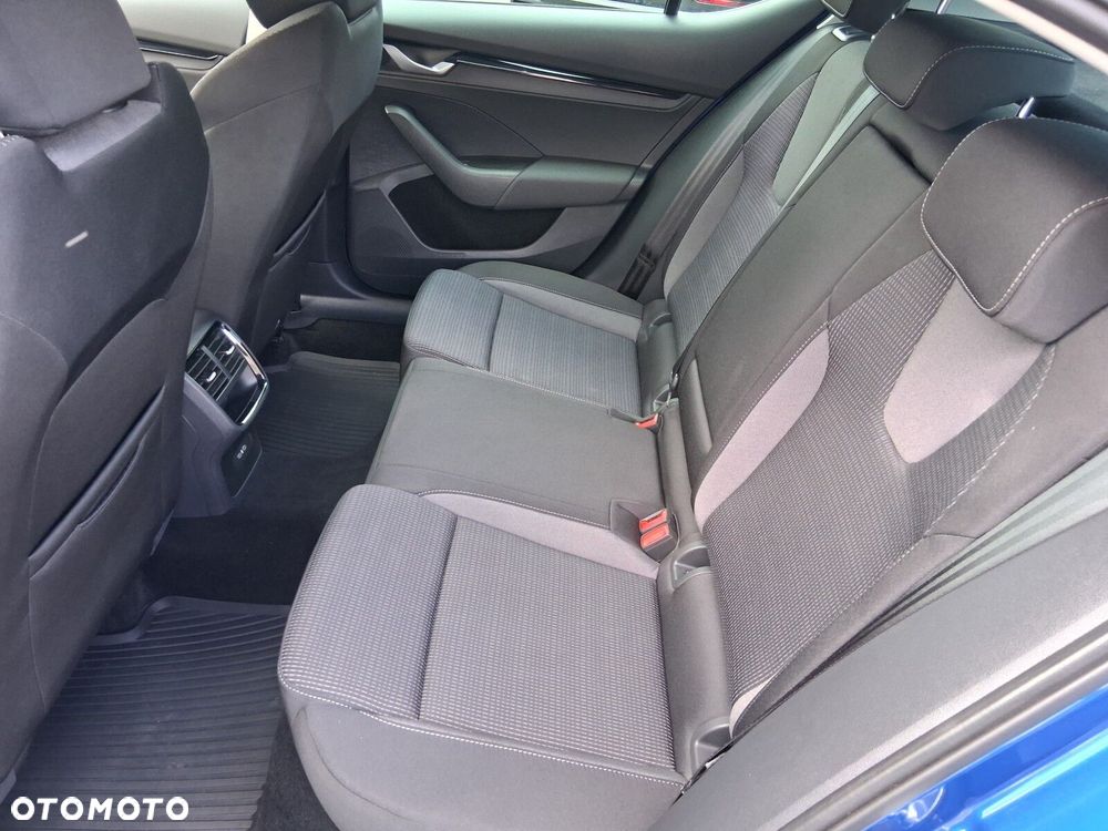 Skoda Octavia 1.5 TSI mHEV Selection DSG - 12