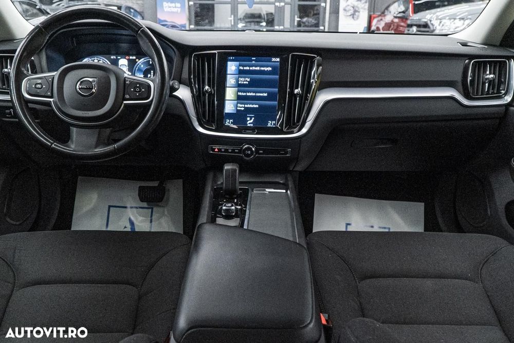 Volvo V60 B4 MHEV AT8 FWD Momentum - 28