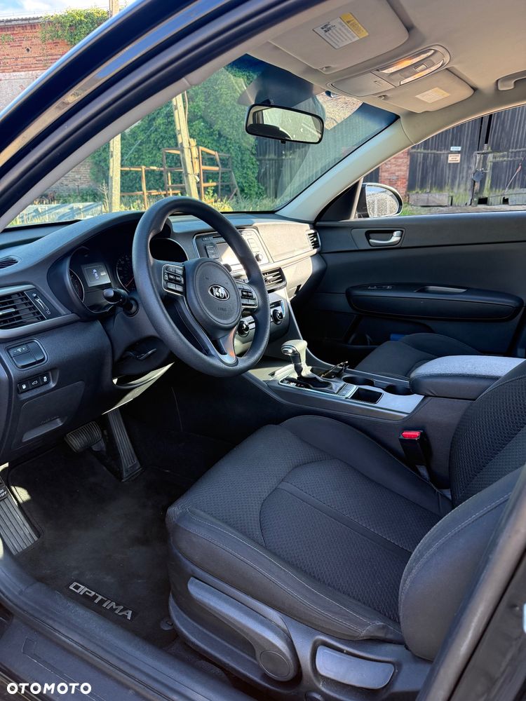 Kia Optima - 12