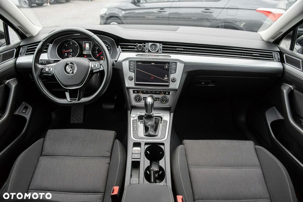 Volkswagen Passat - 30