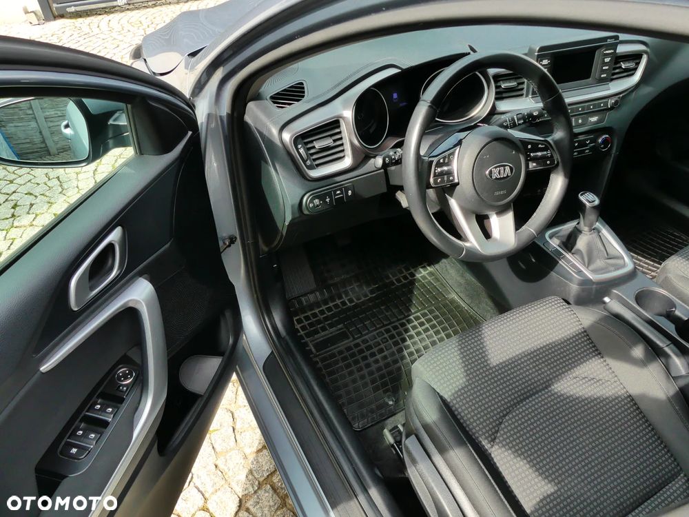 Kia Ceed - 14