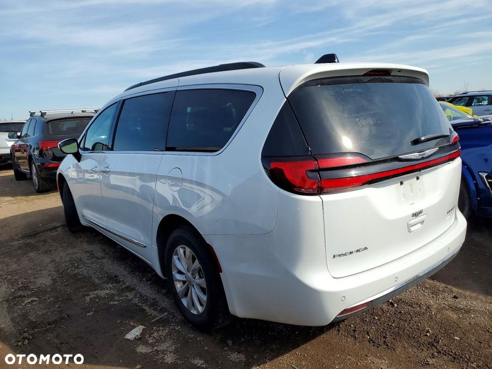 Chrysler Pacifica - 3