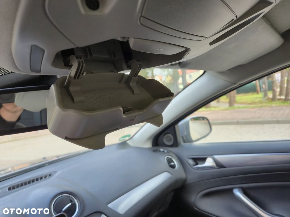 Ford Mondeo 2.0 TDCi Titanium - 25