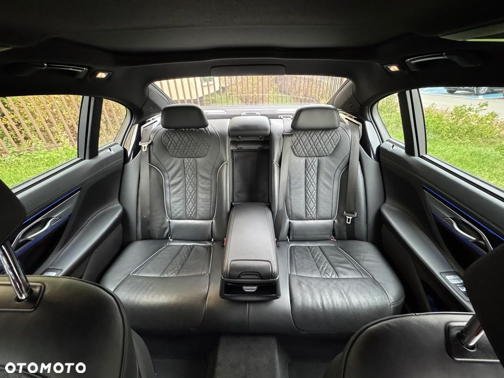 BMW Seria 7 740Li xDrive sport - 12