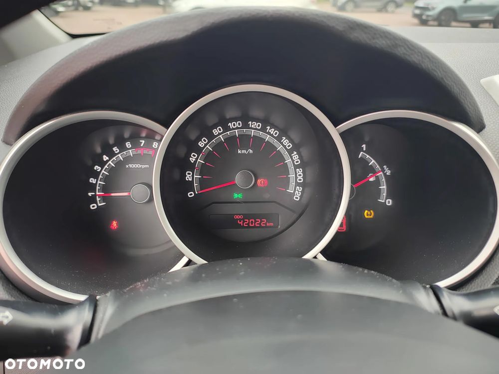 Kia Venga 1.6 M - 12