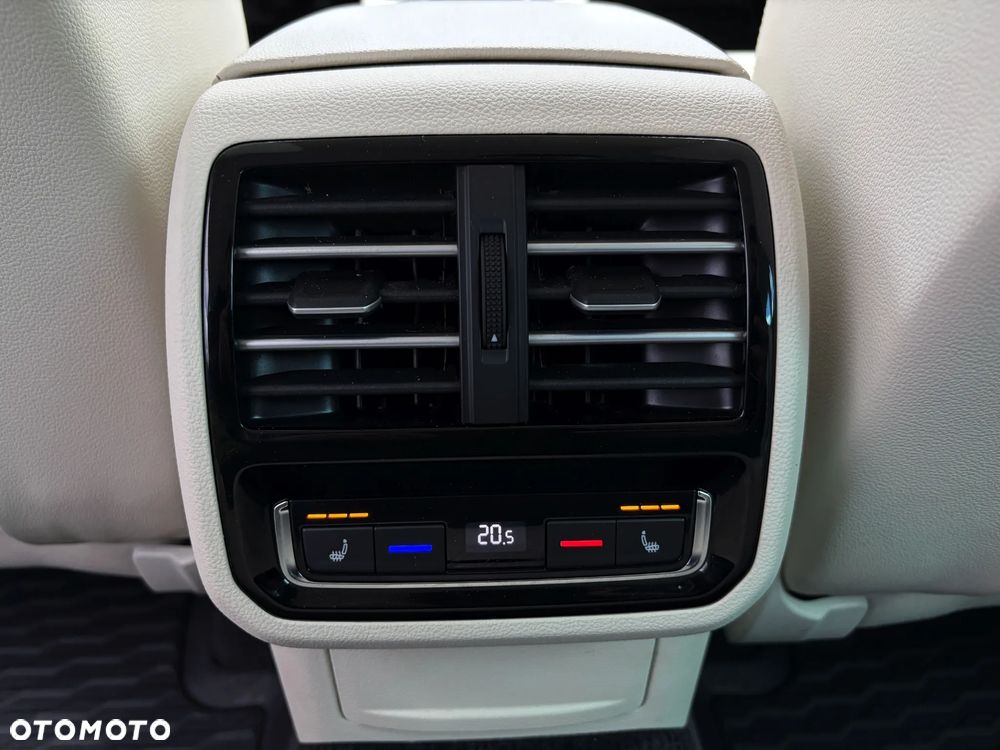 Volkswagen Passat Variant 1.8 TSI (BlueMotion Technology) DSG Highline - 34