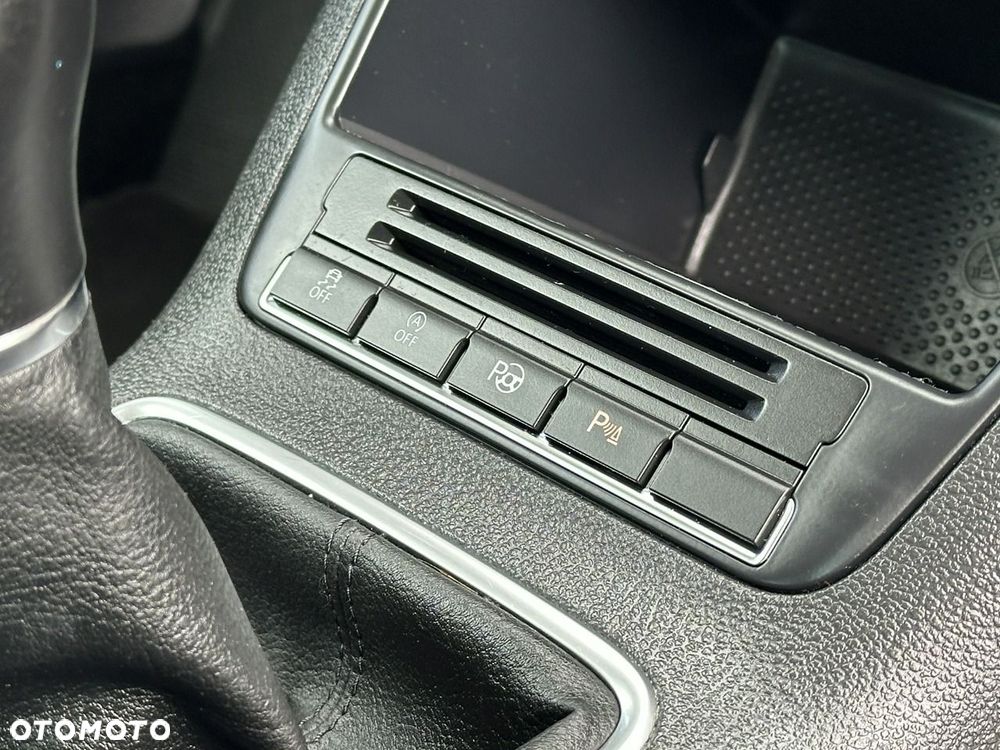 Volkswagen Tiguan 2.0 TDI DPF BlueMotion Technology Sport & Style - 25