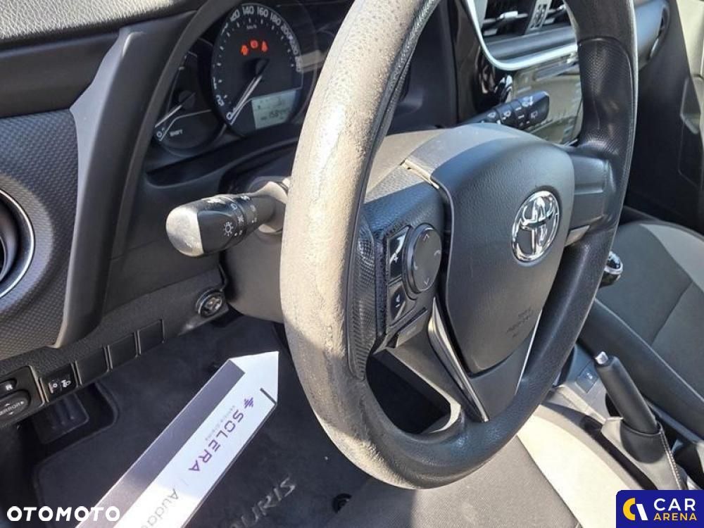 Toyota Auris - 11