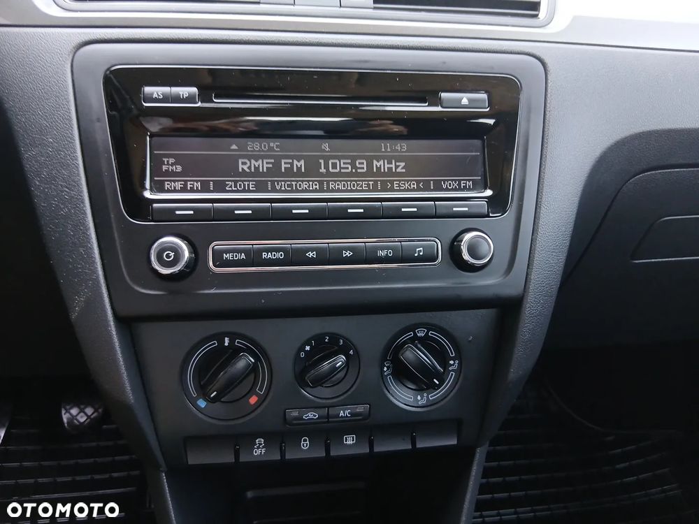 Skoda RAPID 1.2 TSI Style Plus - 25