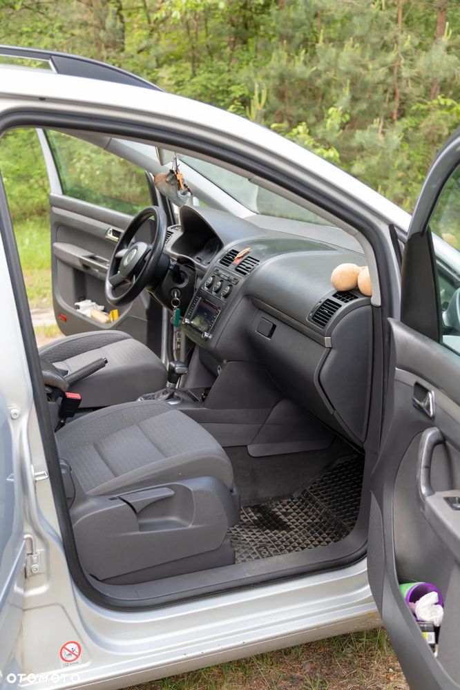 Volkswagen Touran 2.0 TDI DSG Highline - 22