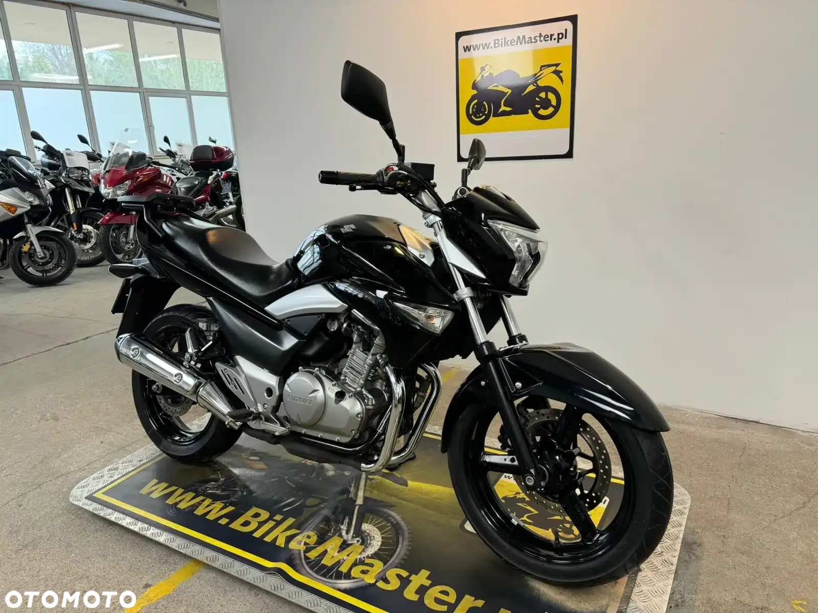 Suzuki GW 250 - 3