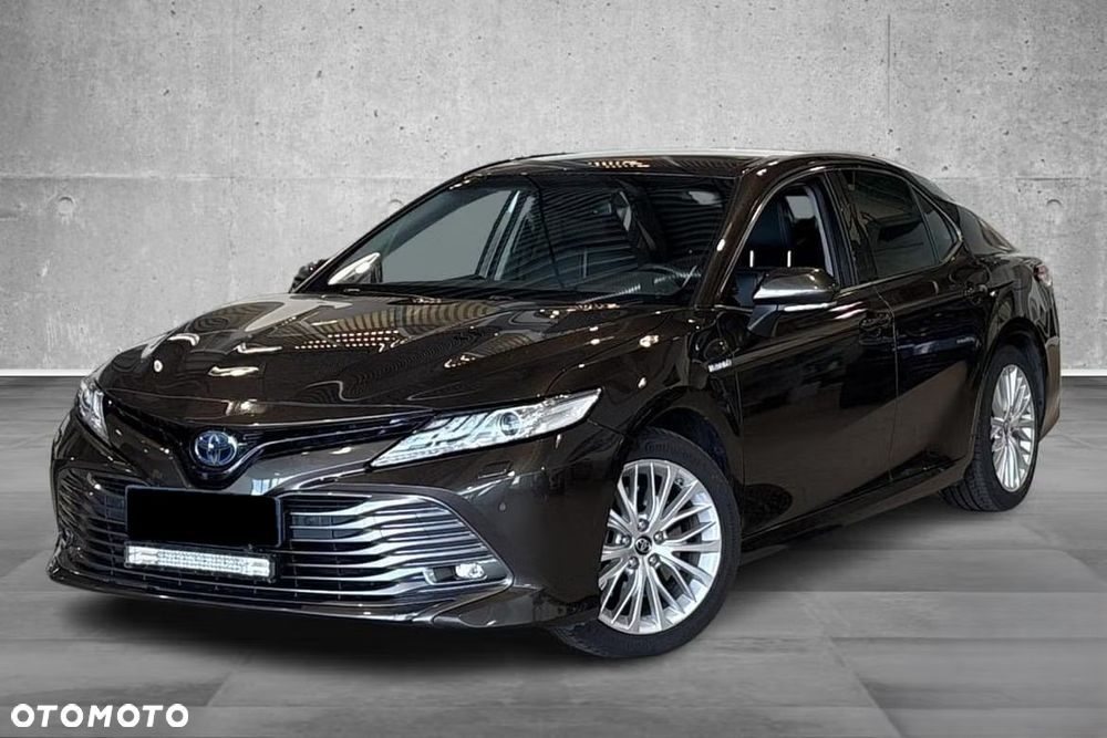 Toyota Camry Luxury - 1