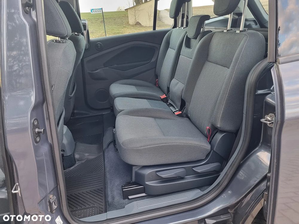 Ford Grand C-MAX - 12