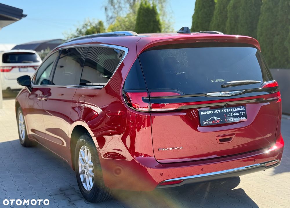 Chrysler Pacifica - 11