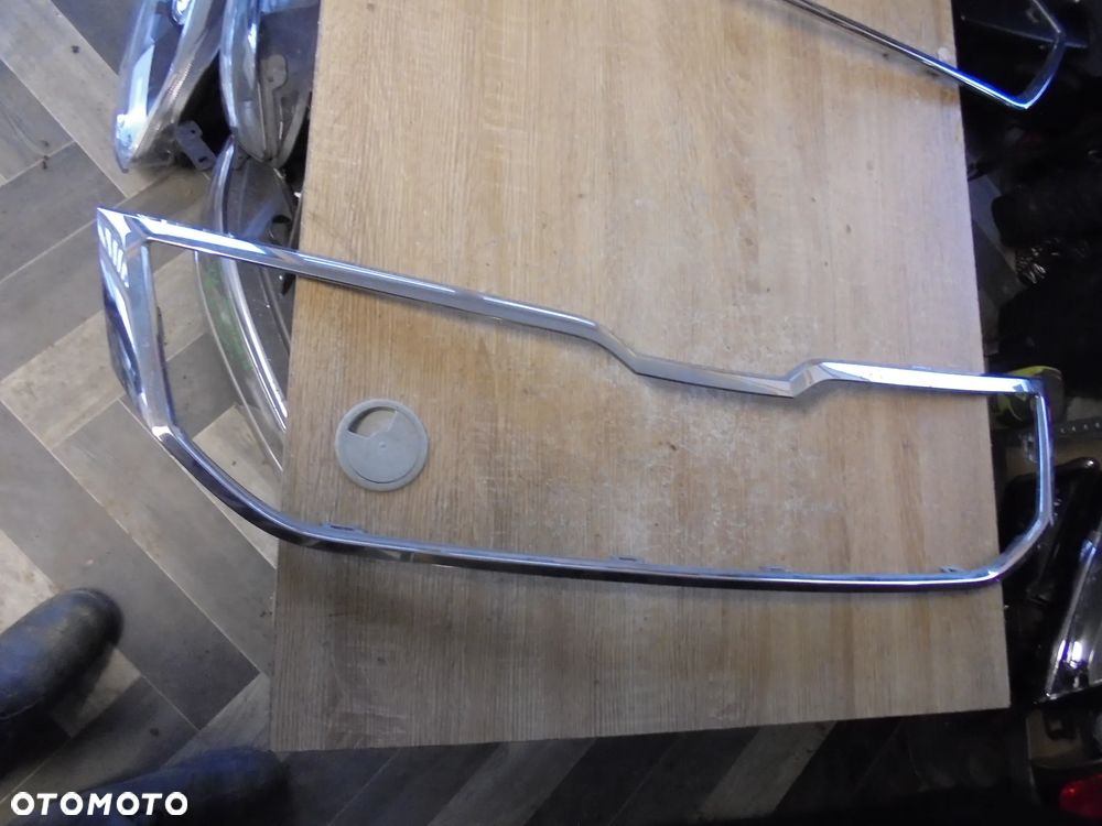 SKODA KAROQ CHROM GRILLA