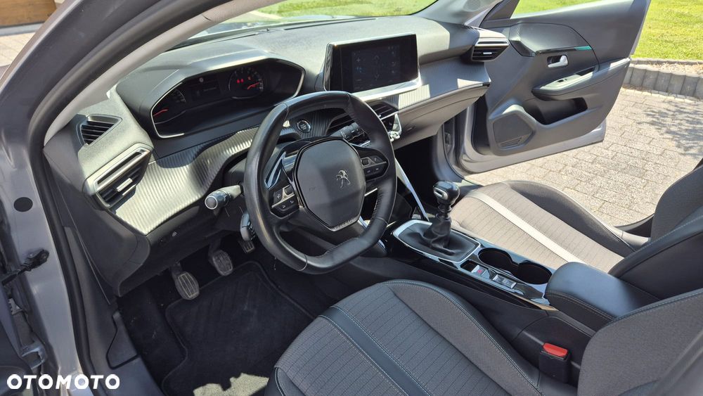Peugeot 208 - 7