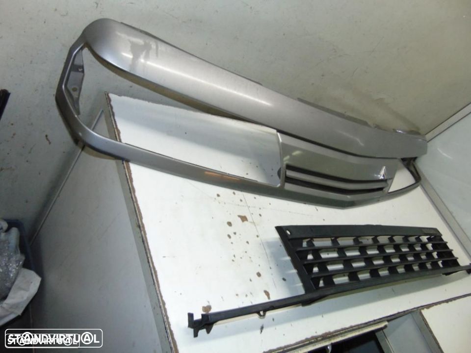 nissan micra grelha da frente - 3