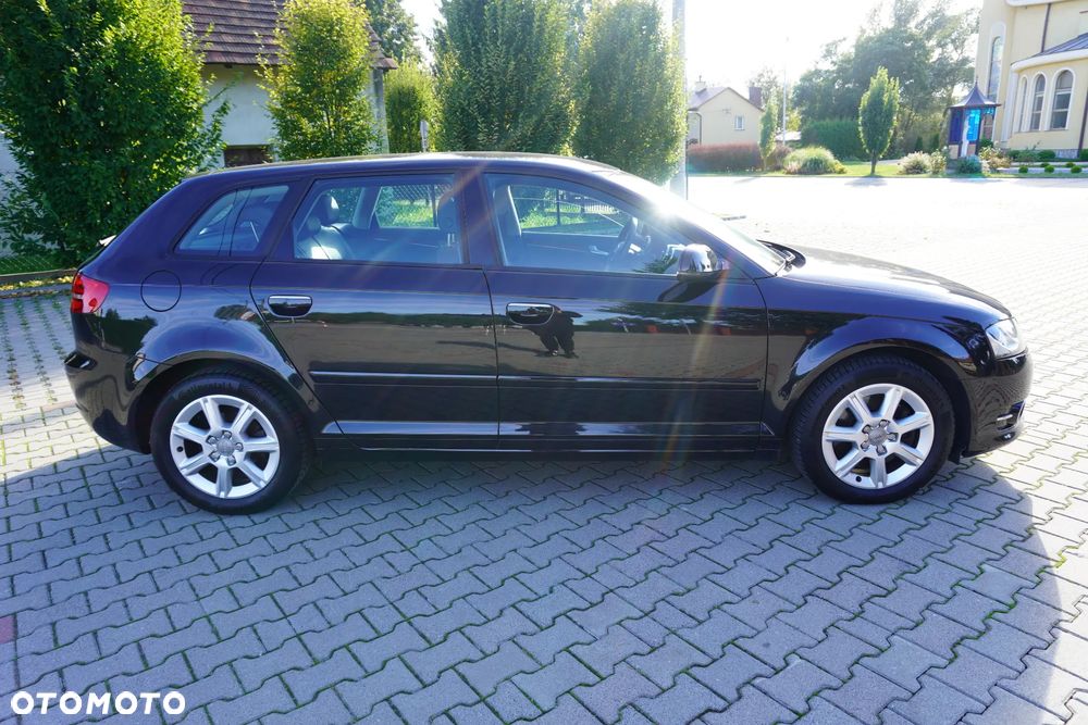 Audi A3 Sportback 2.0 TDI DPF Attraction - 4