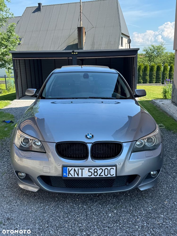 BMW Seria 5 550i - 5