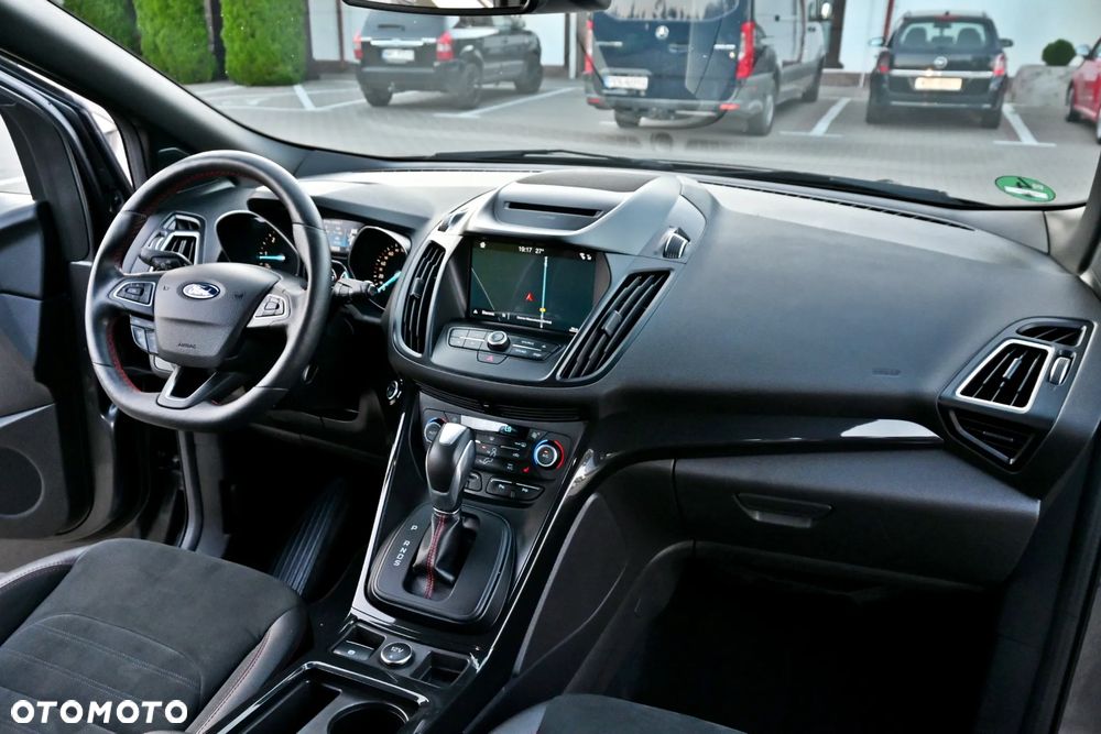Ford Kuga 2.0 TDCi 4x4 ST-Line - 29