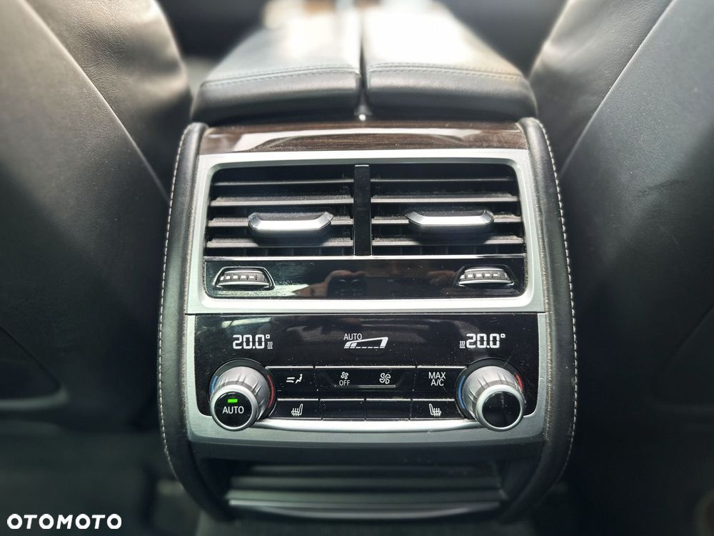 BMW Seria 7 - 18
