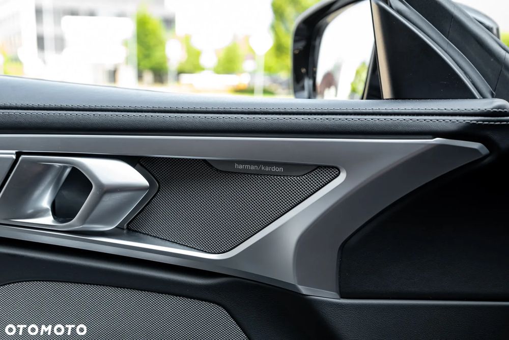 BMW Seria 8 - 39