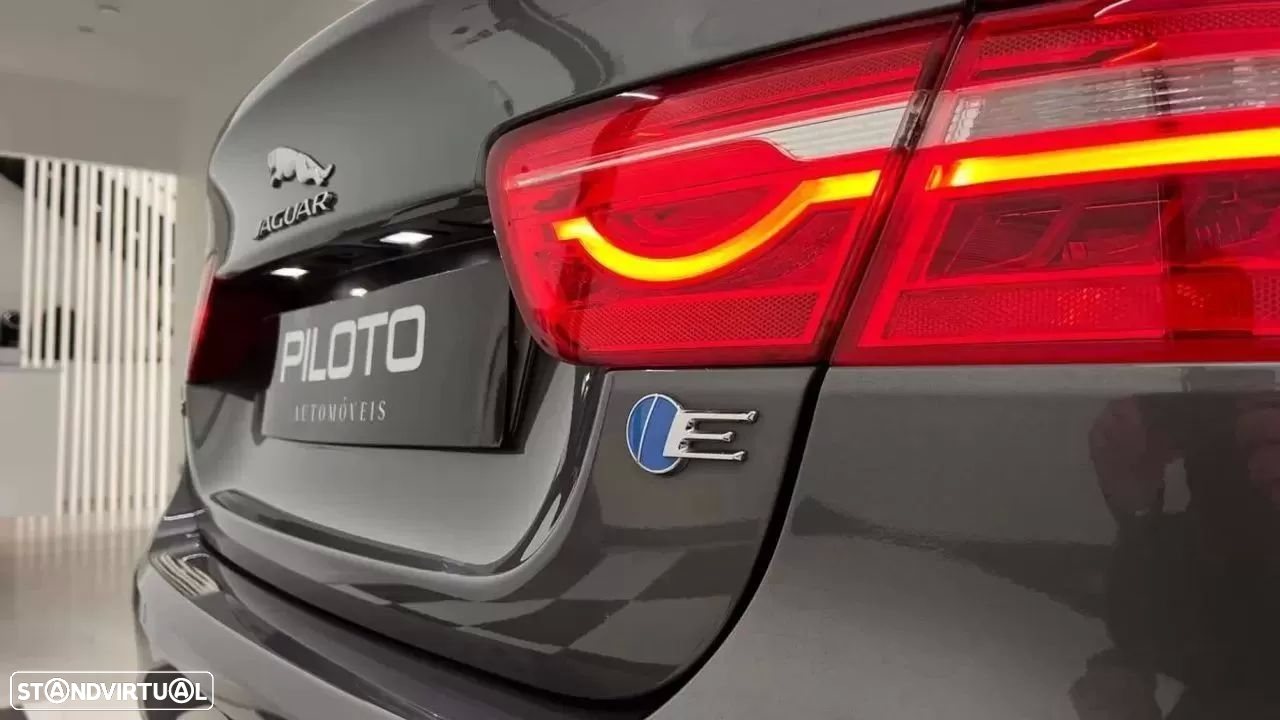 Jaguar XE E-Performance Prestige - 39
