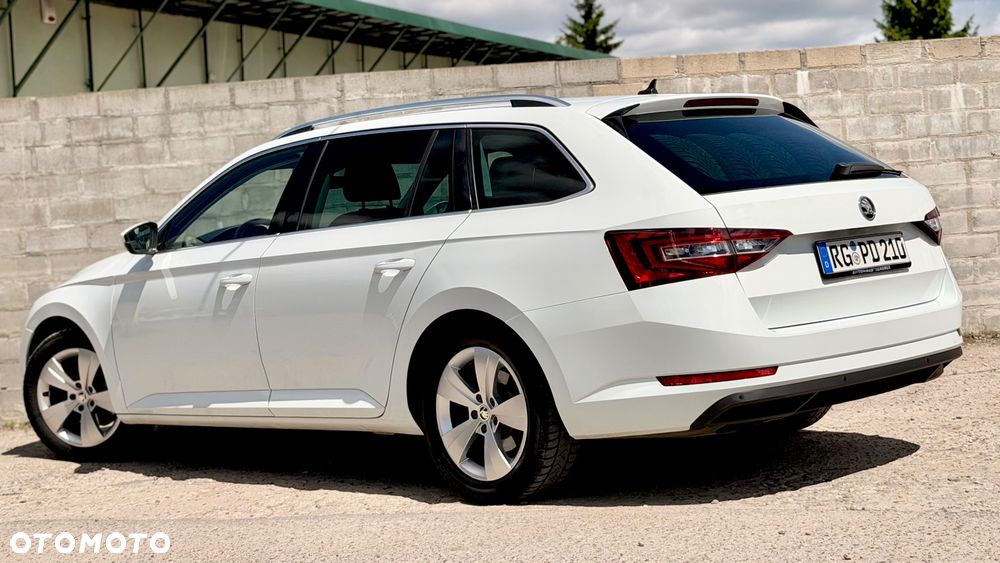 Skoda Superb 2.0 TDI DSG Premium Edition - 10