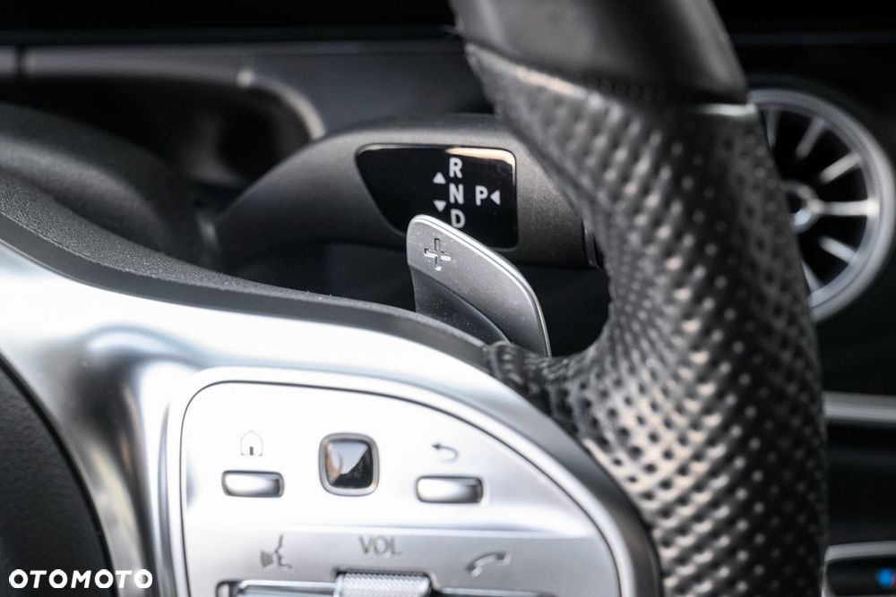 Mercedes-Benz Klasa E 220 d 4-Matic 9G-TRONIC - 36