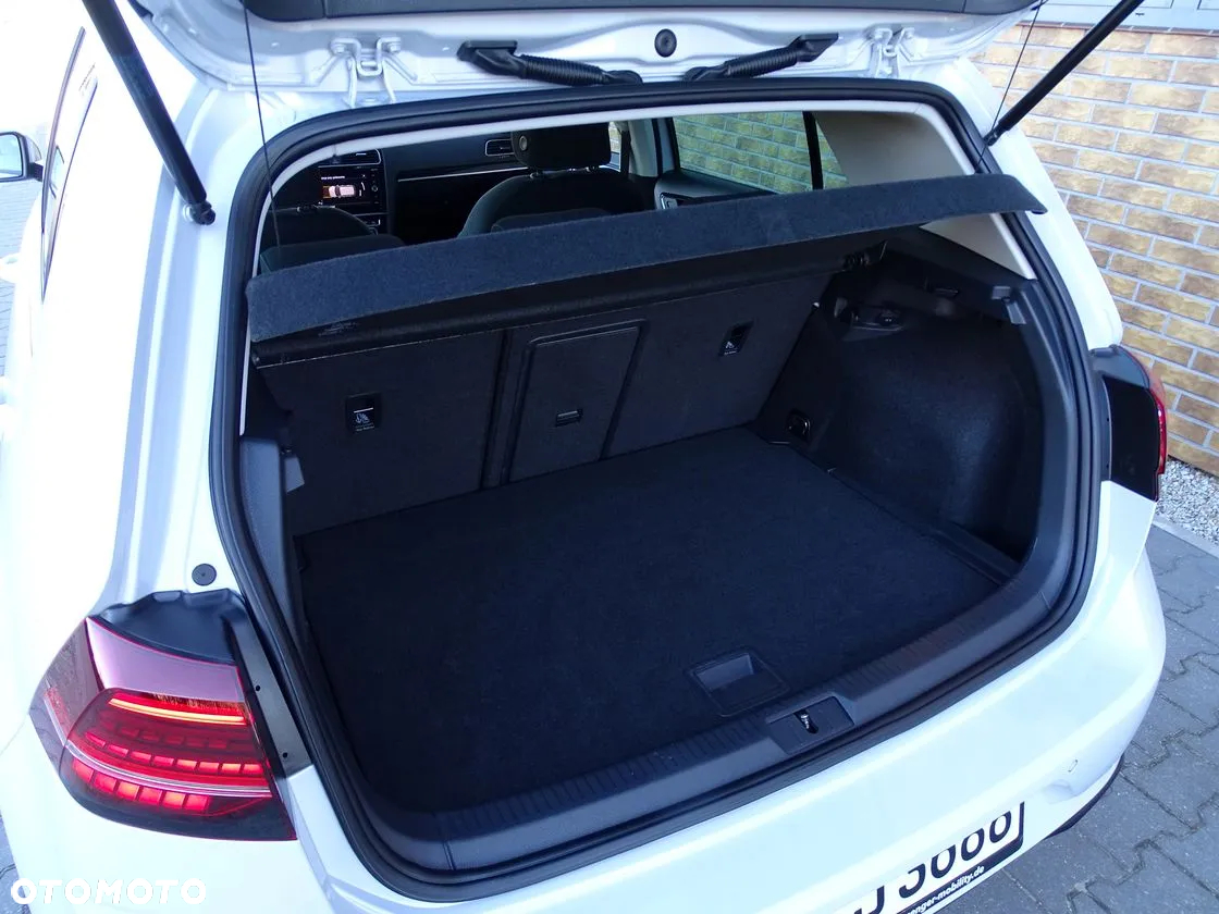 Volkswagen Golf - 35