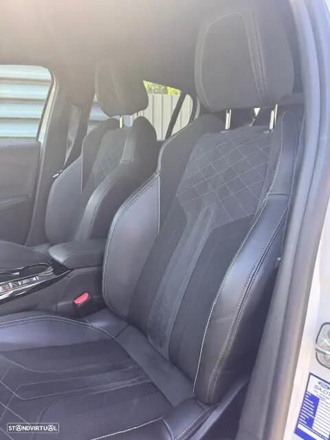 Peugeot e-208 - 14