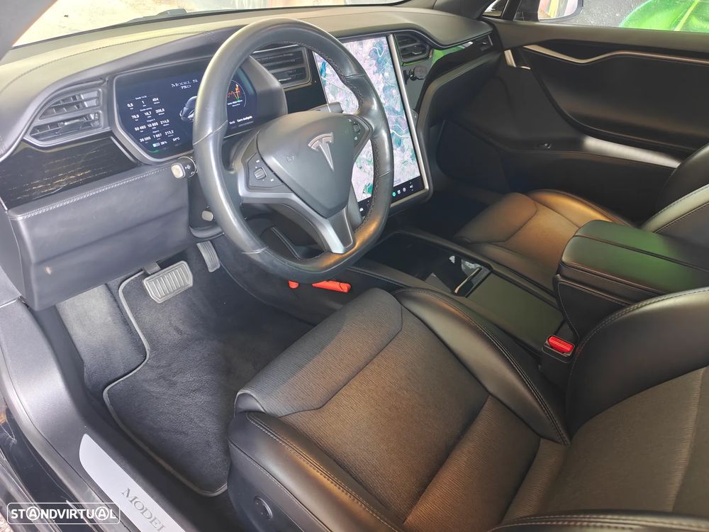 Tesla Model S - 11