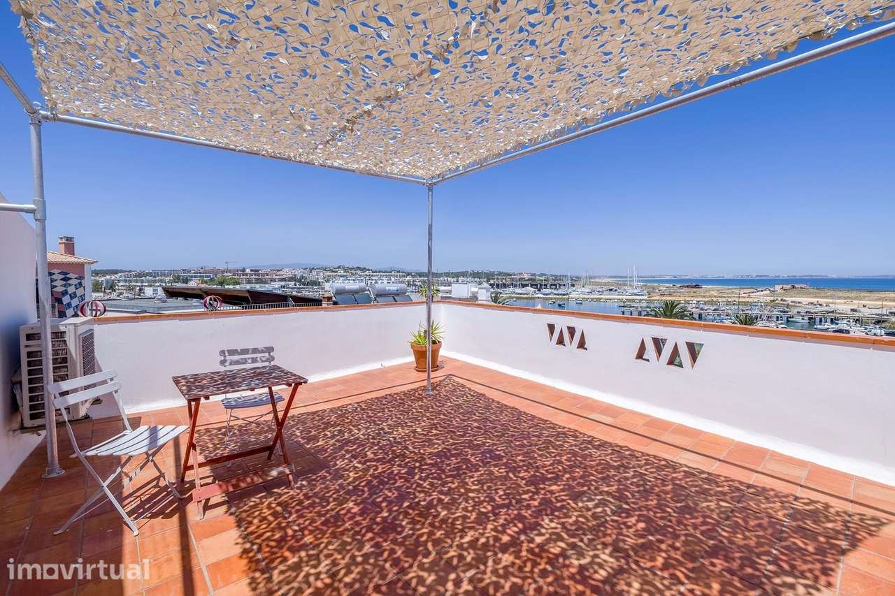 MORADIA EM BANDA COM VISTA PARA O MAR PARA VENDA NO CENTRO HISTÓRICO D - Grande imagem: 4/38