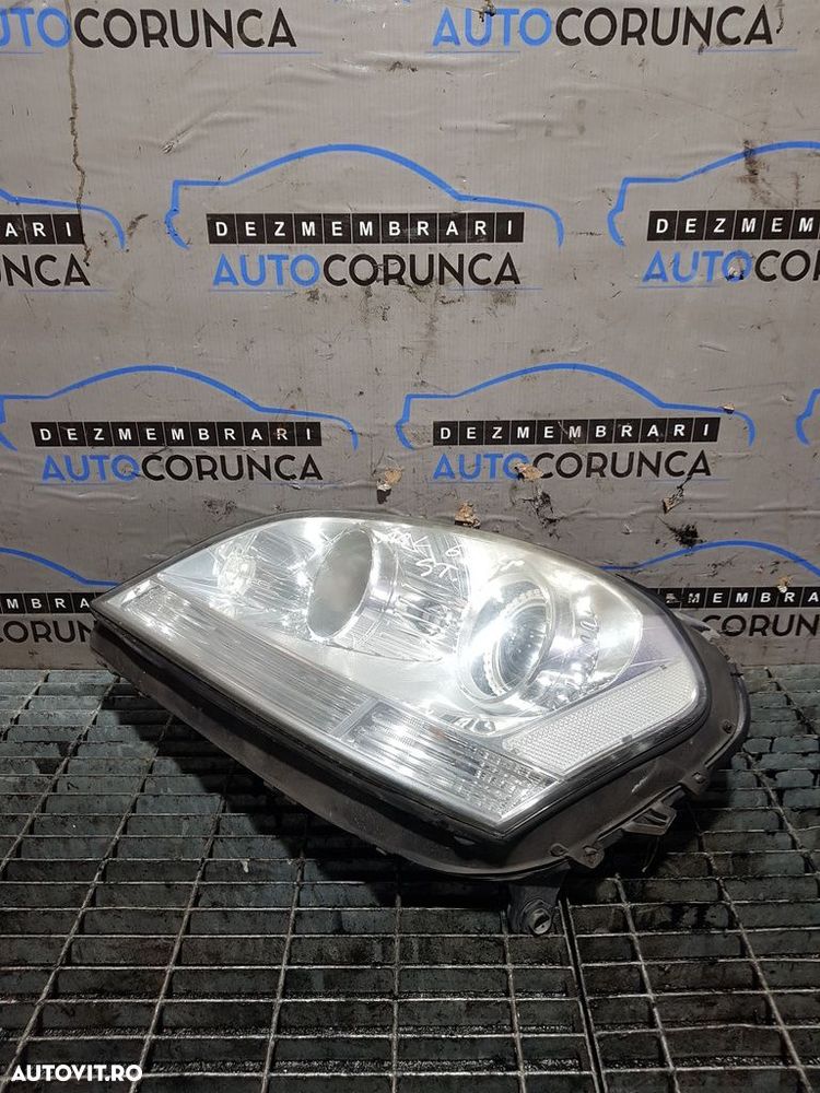 Far Stanga Mercedes ML W164 2005 - 2008 SUV 4 Usi (664) Xenon BI - XENON CRĂPAT ÎN ... - 2