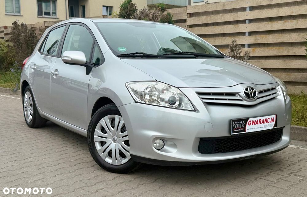 Toyota Auris 1.33 VVT-i Terra Start - 1