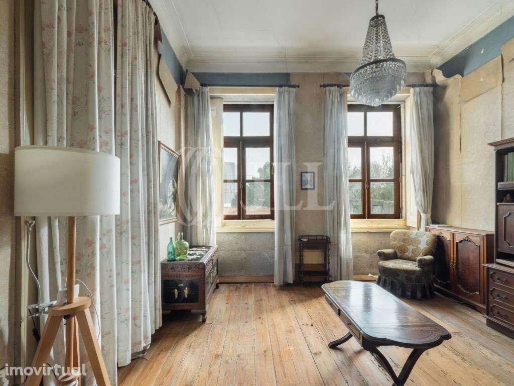 Prédio para reabilitação total, em Campanhã, Porto - Grande imagem: 3/35