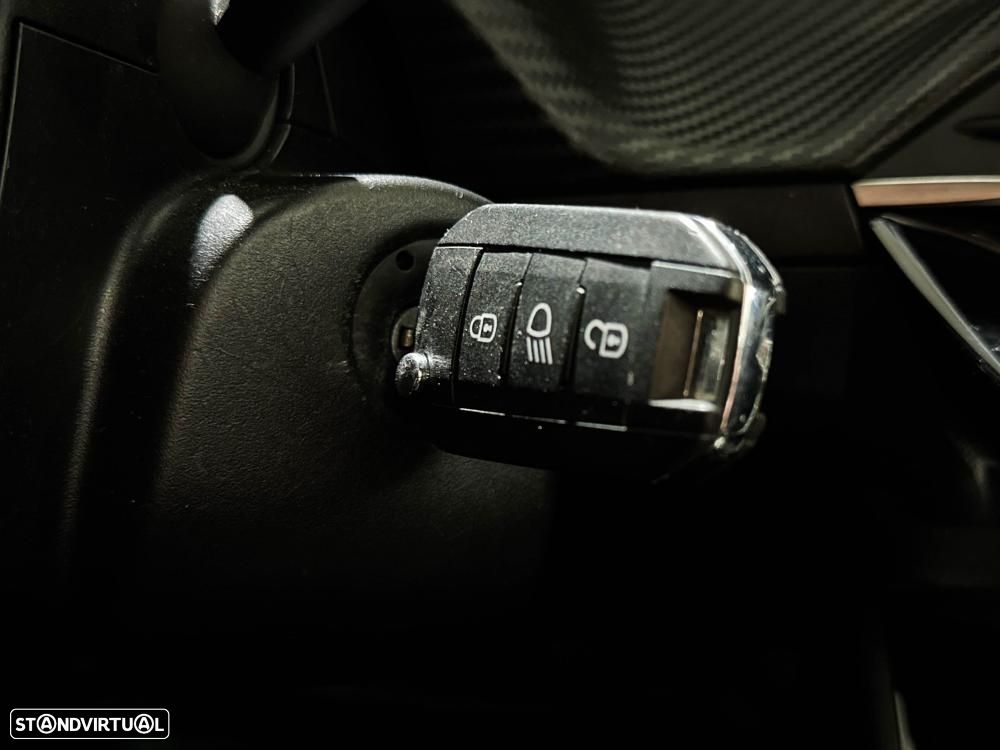 Peugeot 2008 1.2 PureTech Allure Pack - 40